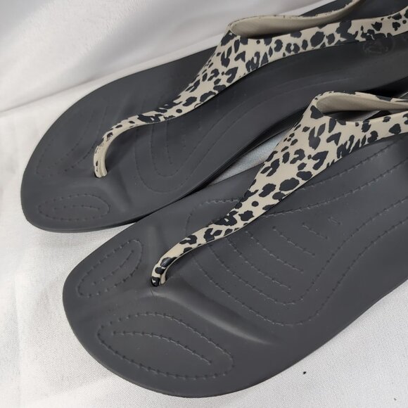Crocs Serena Sexi Grey Cheetah Animal Print Sandals Thong Flip Flops 203218 T 10 - Picture 4 of 16
